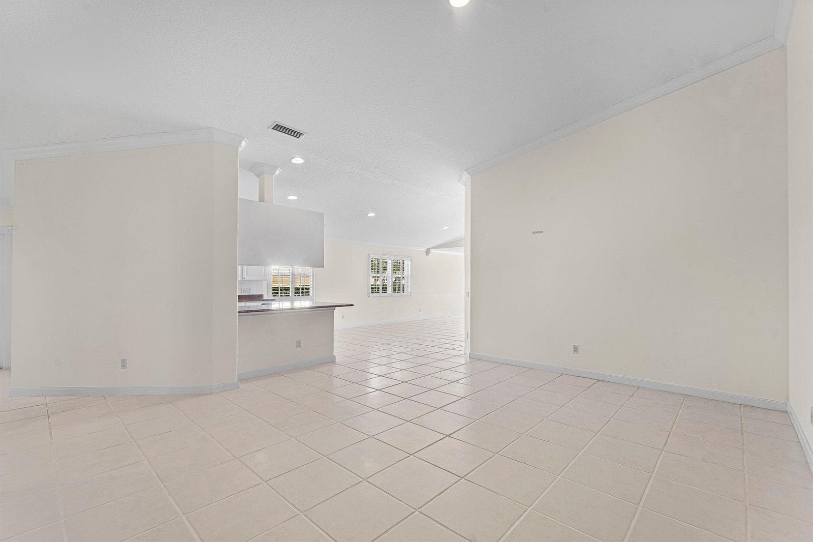 693 HUDSON BAY Drive, Palm Beach Gardens, FL 33410 photo 5