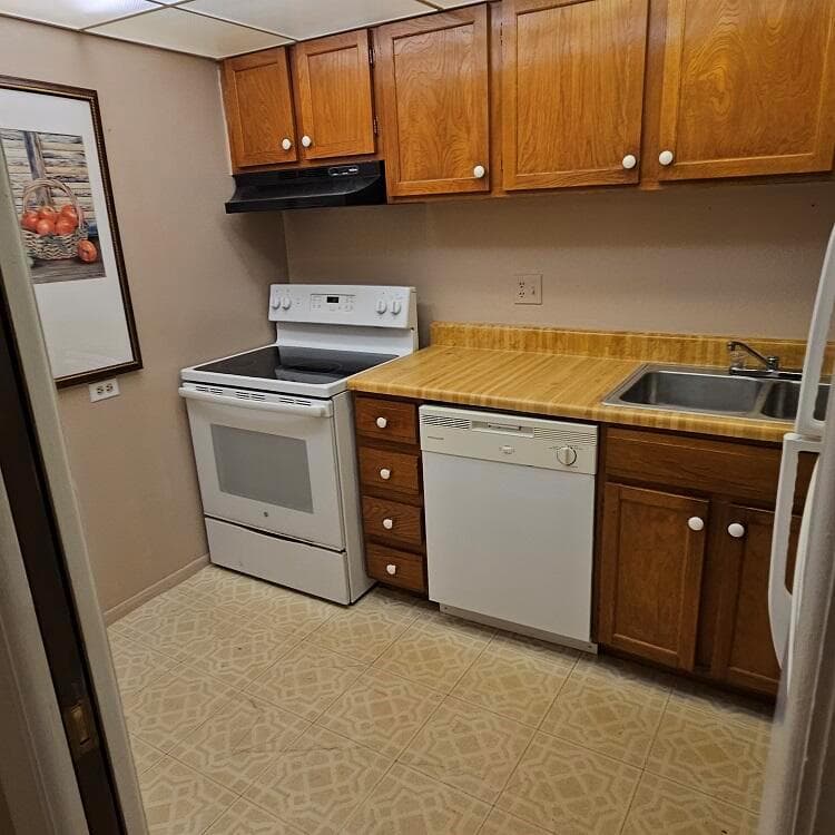 3690 INVERRARY Drive # 2Y, Lauderhill, FL 33319 photo 2