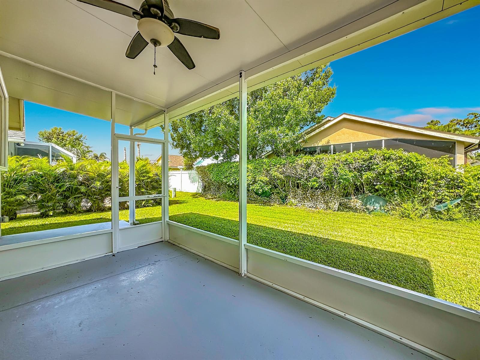 8914 SW Bonneville Drive, Stuart, FL 34997 photo 3