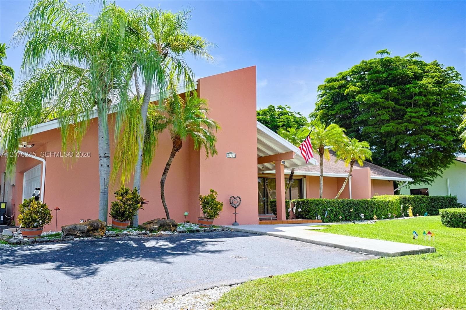 18723 SW 83rd Pl, Cutler Bay, FL 33157 photo 2