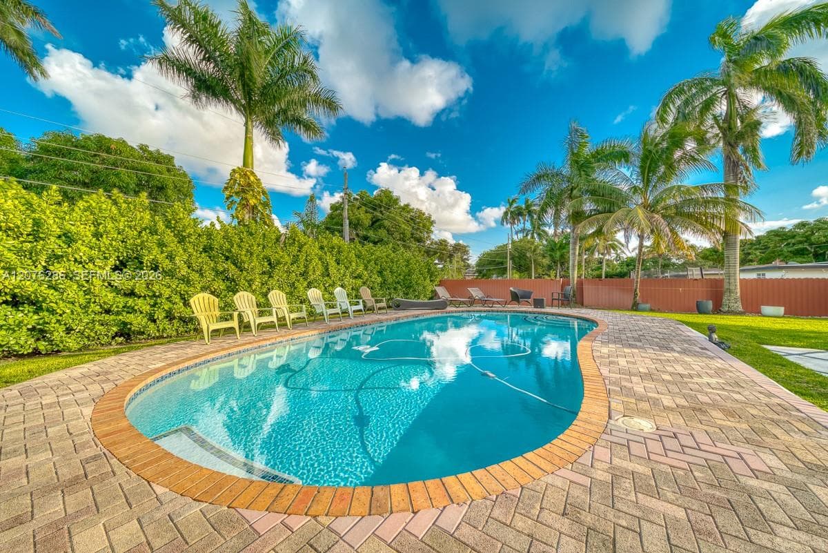 13801 NE 1st Ave, Miami, FL 33161 photo 4