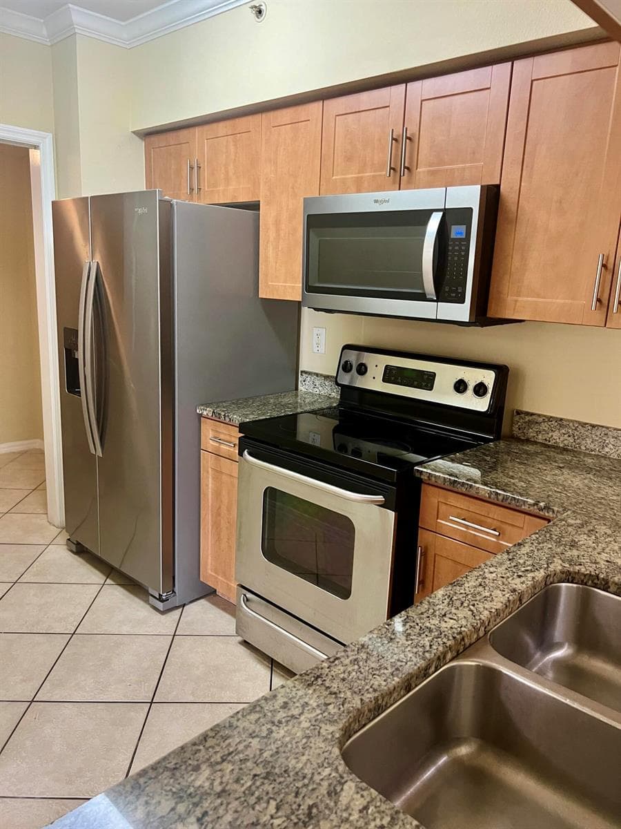 6426 EMERALD DUNES Drive # 206, West Palm Beach, FL 33411 photo 2