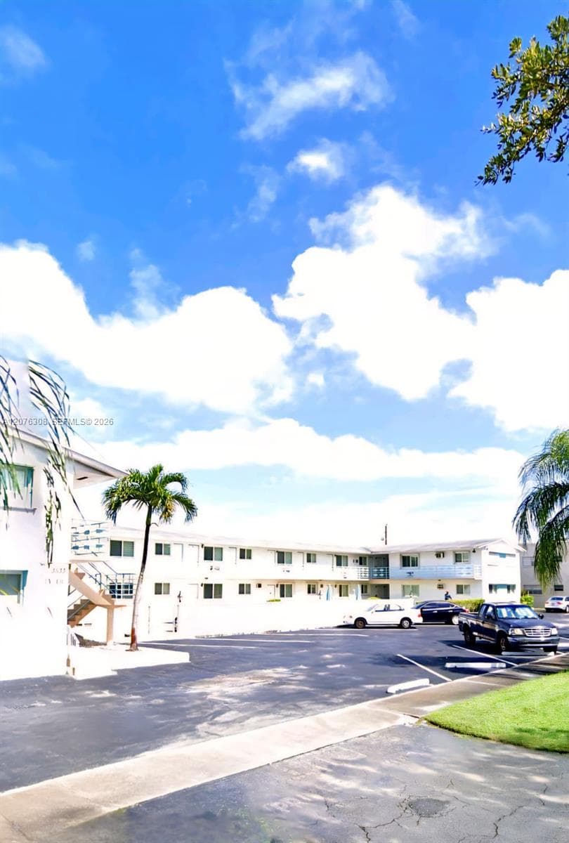 3525 Tyler St # 9, Hollywood, FL 33021 photo 2