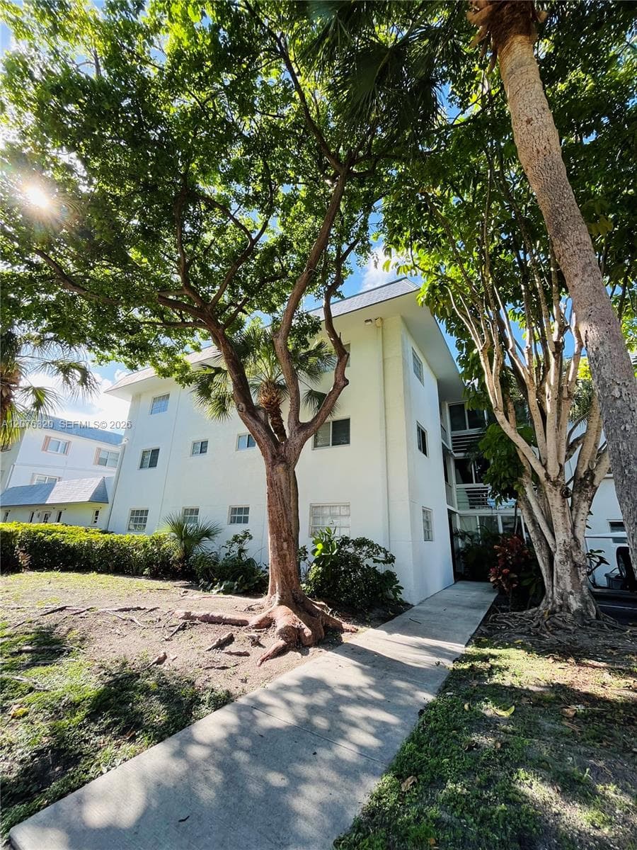 251 Galen Dr # 101E, Key Biscayne, FL 33149 photo 3