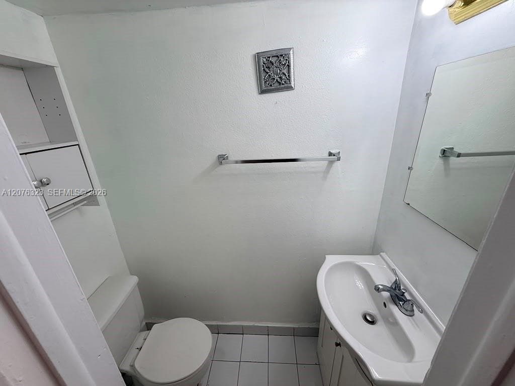1300 W 47th Pl # 216A, Hialeah, FL 33012 photo 4