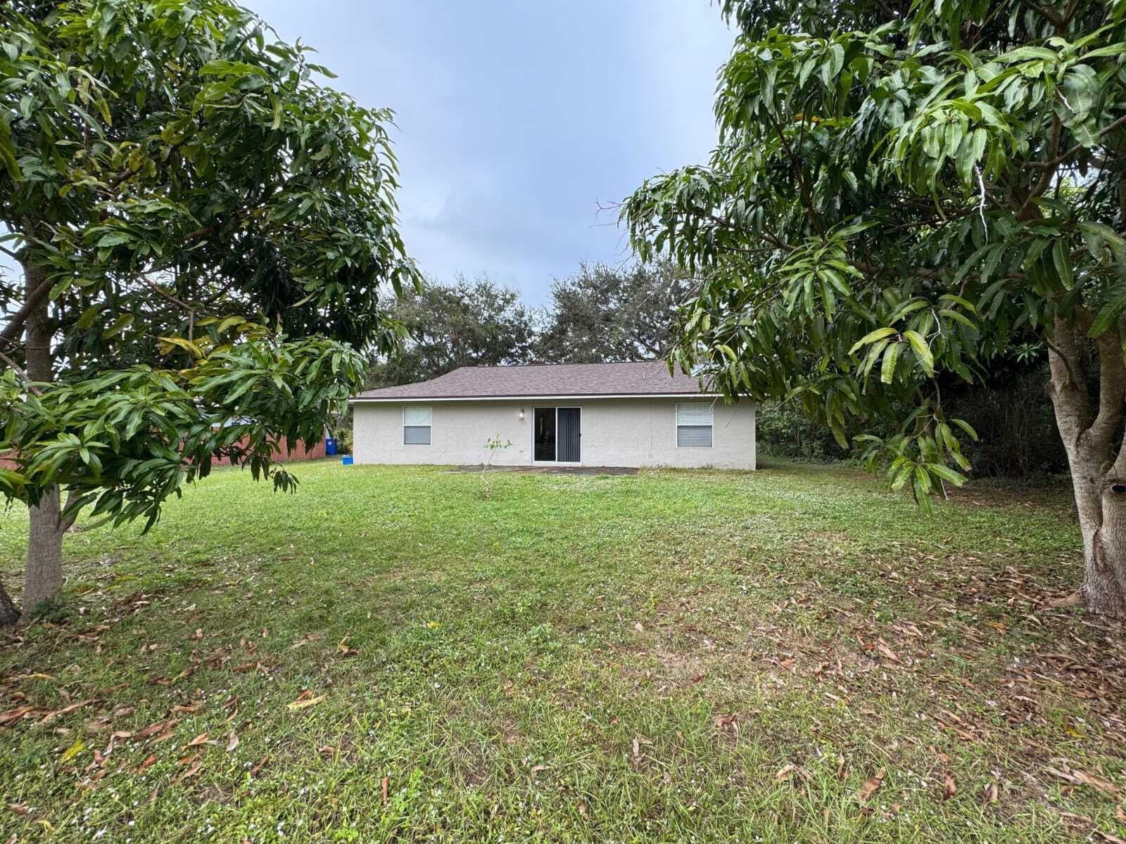 865 17TH Lane SW, Vero Beach, FL 32962 photo 4