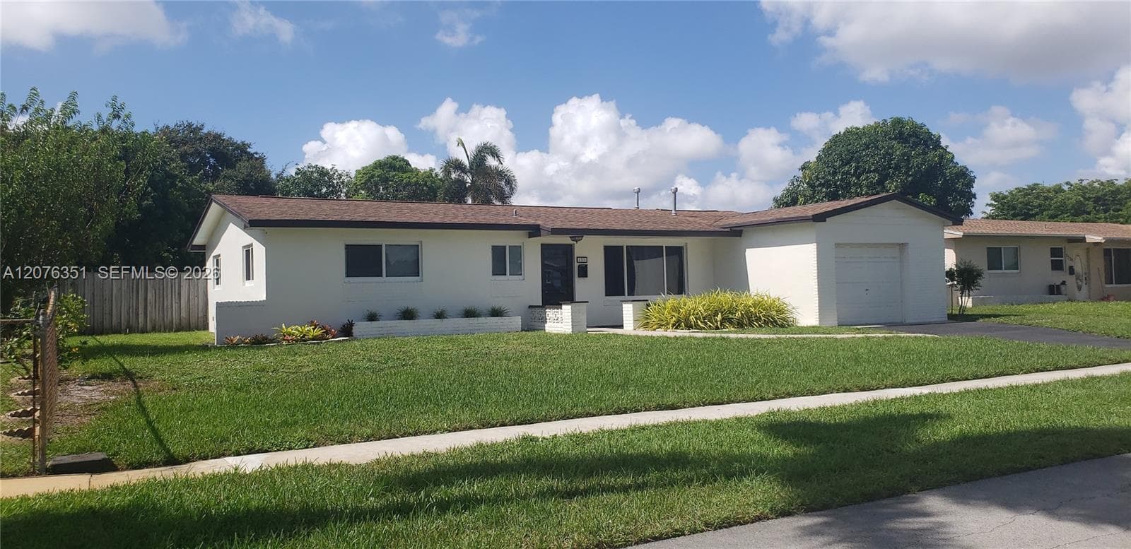 8320 NW 24th Ct, Pembroke Pines, FL 33024 photo 2
