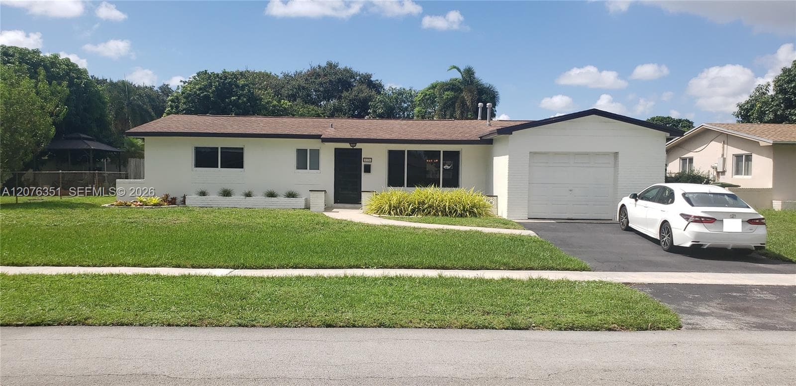 8320 NW 24th Ct, Pembroke Pines, FL 33024 photo 4