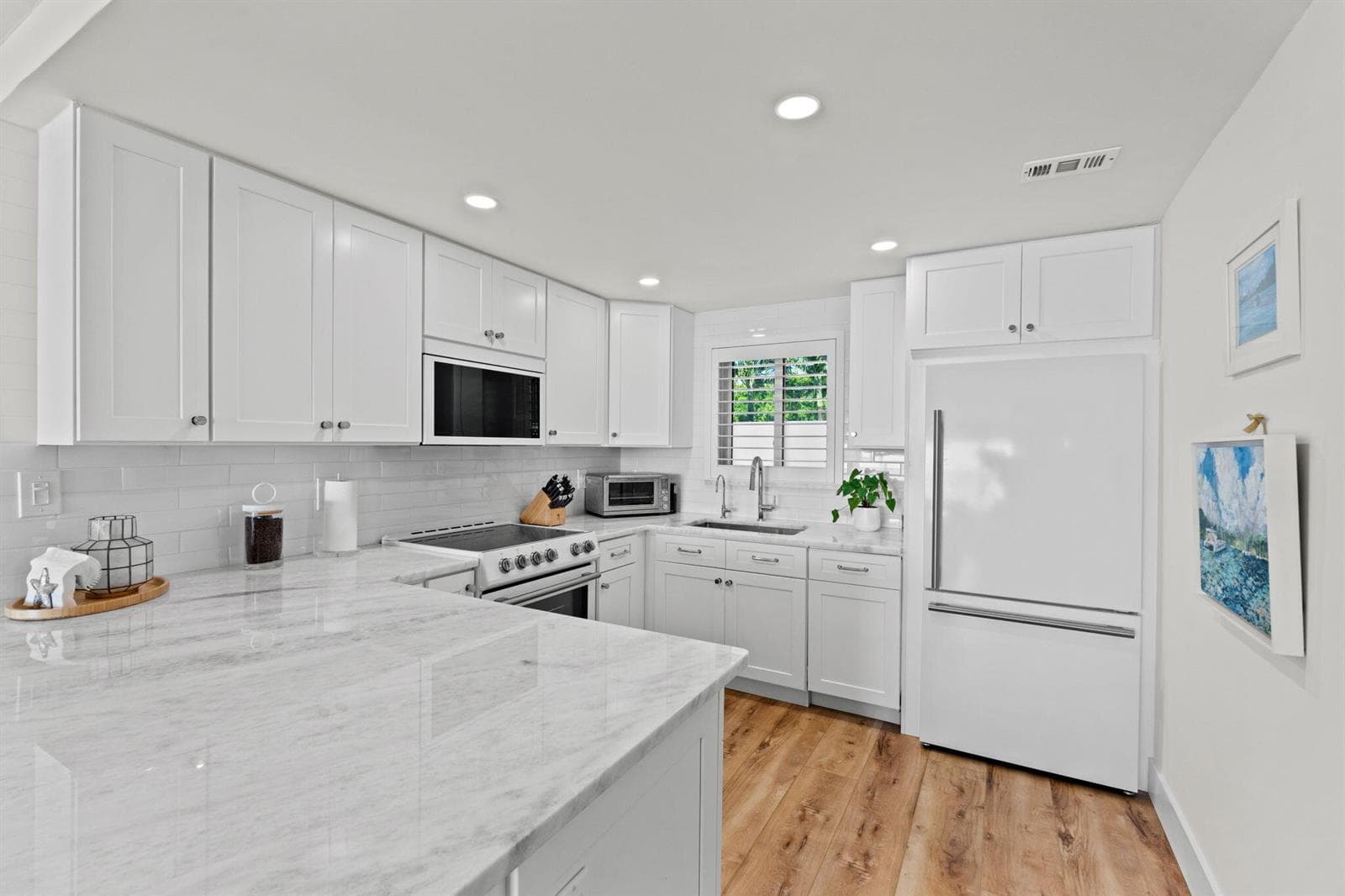 52 YACHT CLUB Drive # 204, North Palm Beach, FL 33408 photo 4