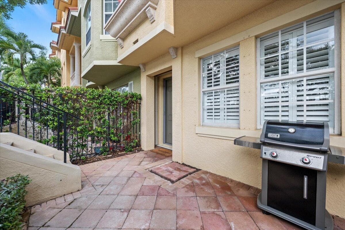 11818 Valencia Gardens Avenue, Palm Beach Gardens, FL 33410 photo 4