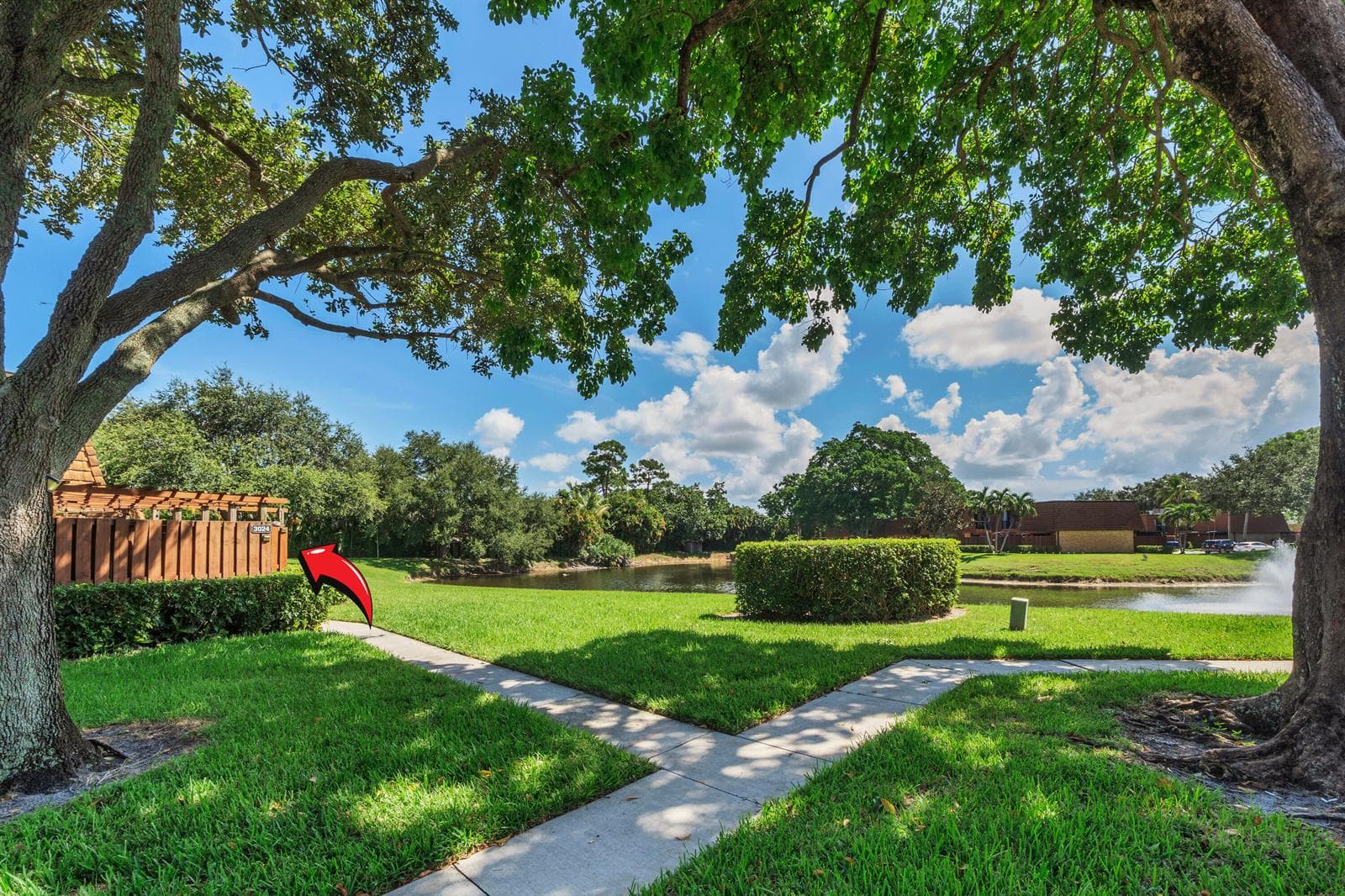 3024 30TH Lane, FL 33463 photo 2