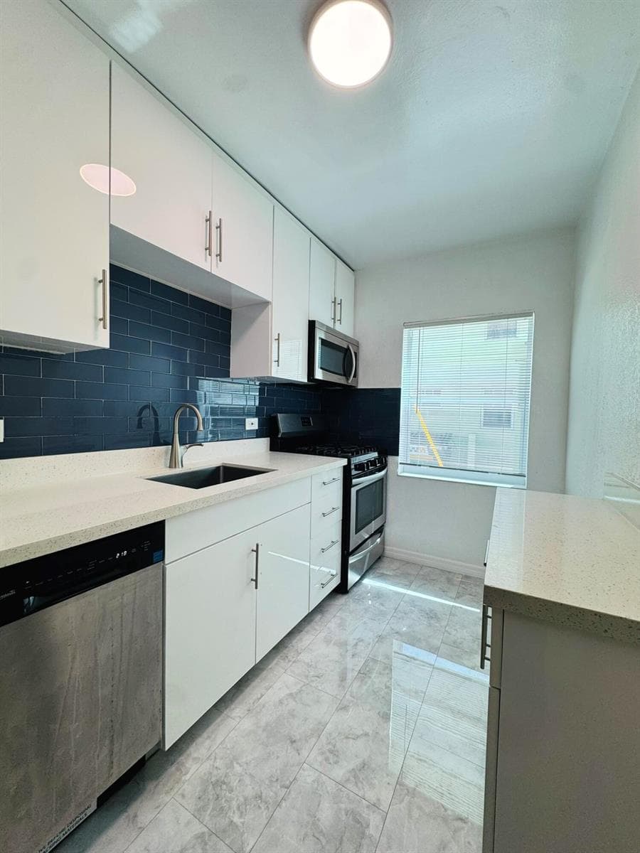 935 8th Street # 2, Miami Beach, FL 33139 photo 4
