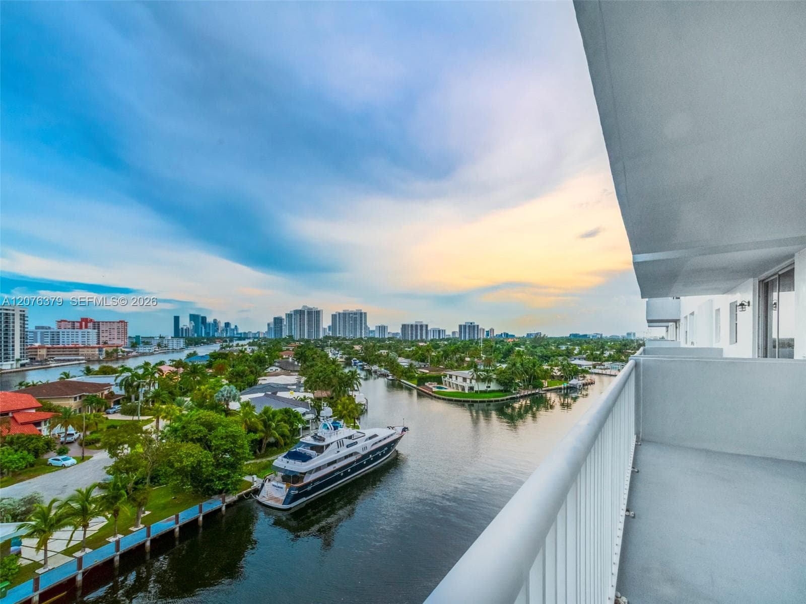 137 Golden Isles Dr # 804, Hallandale Beach, FL 33009