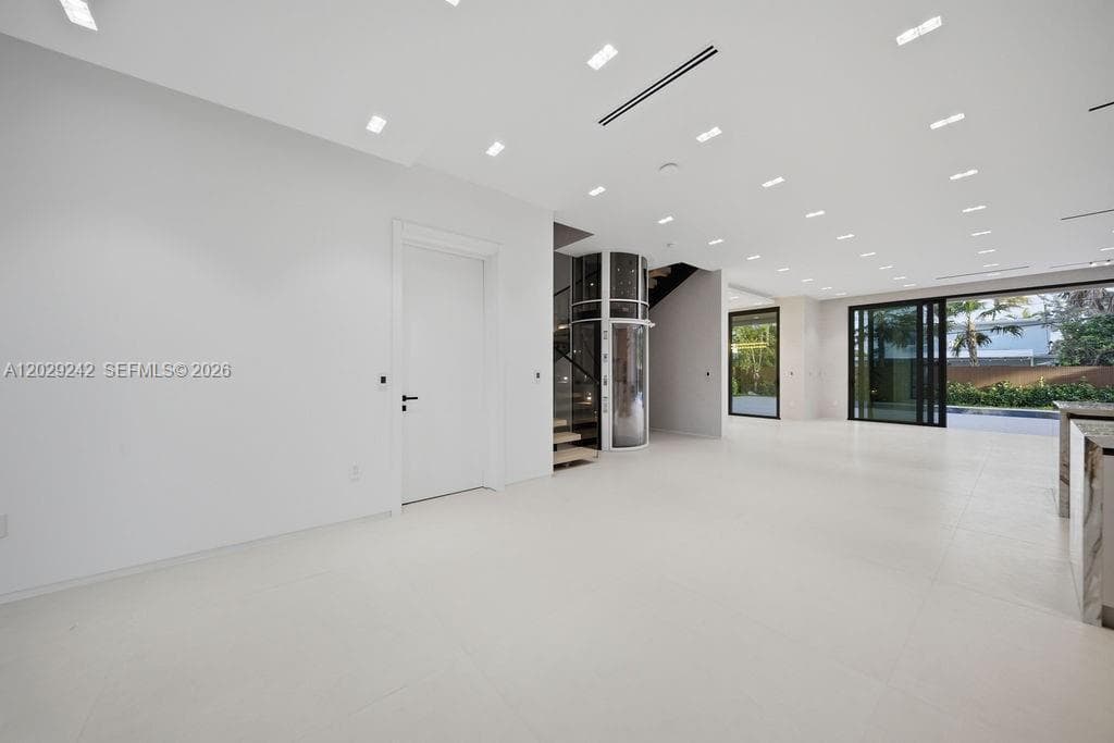 3318 NE 16TH Place, Fort Lauderdale, FL 33305 photo 4