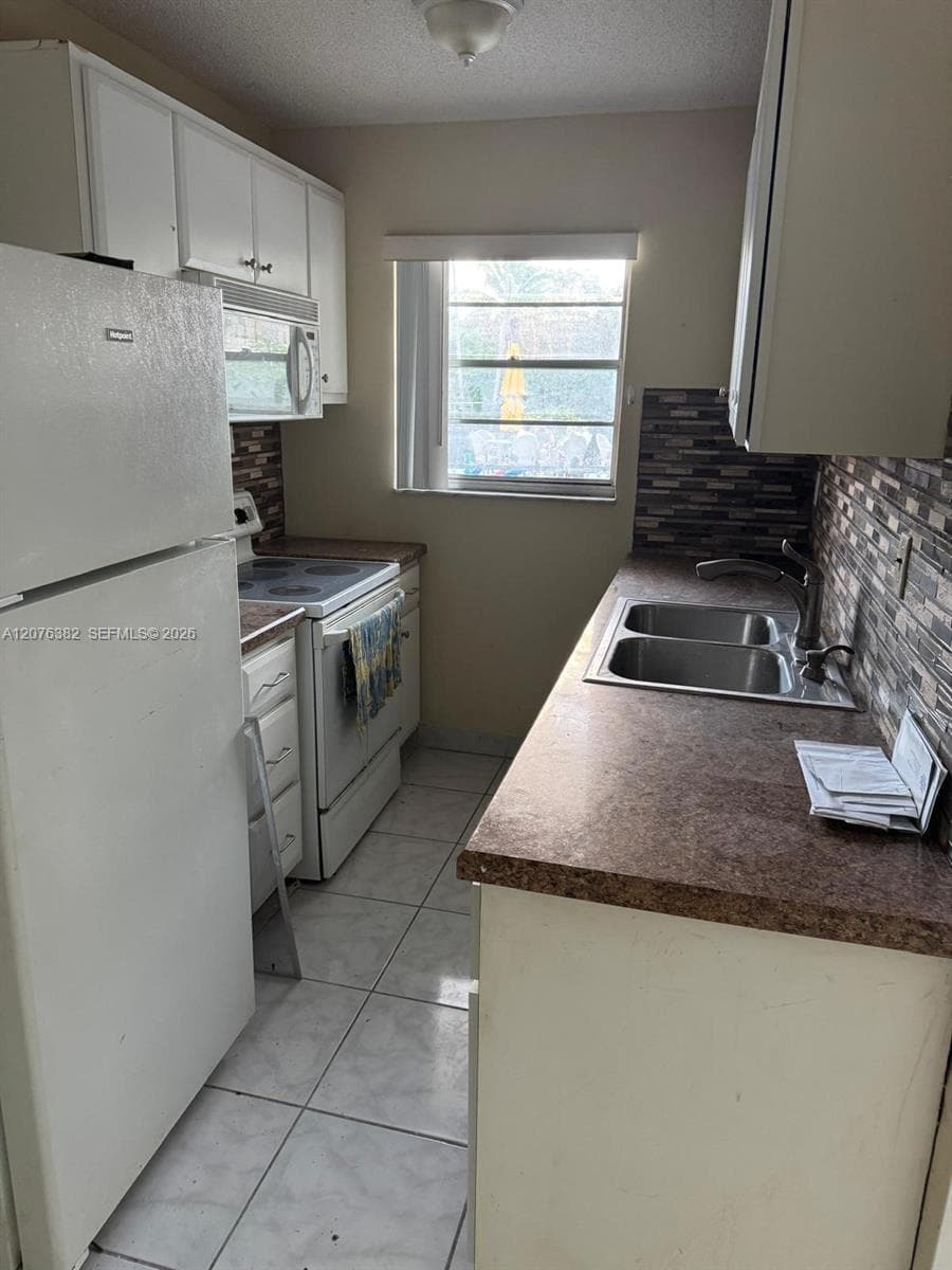 2145 Pierce St # 116, Hollywood, FL 33020 photo 2