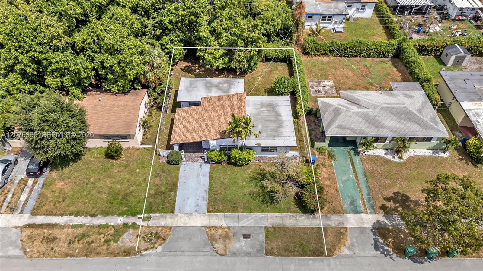 835 NW 84th St, Miami, FL 33150 photo 3