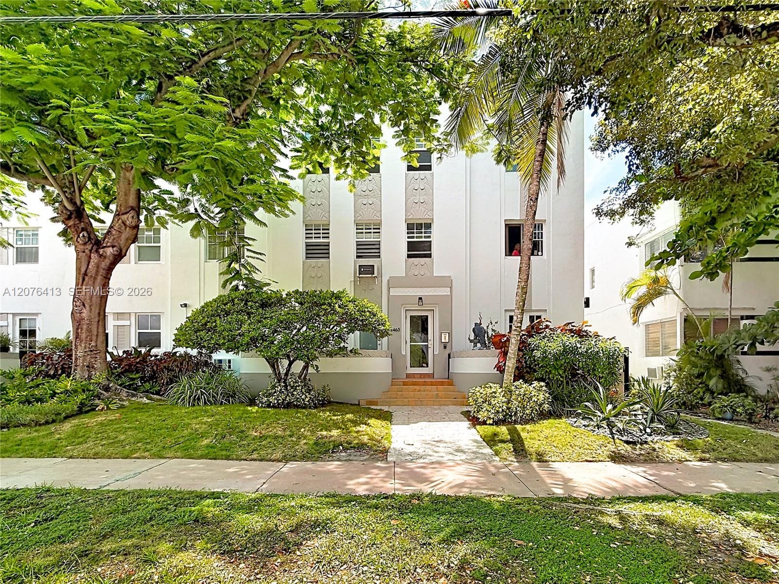 2463 Pine Tree Dr # 3, Miami Beach, FL 33140