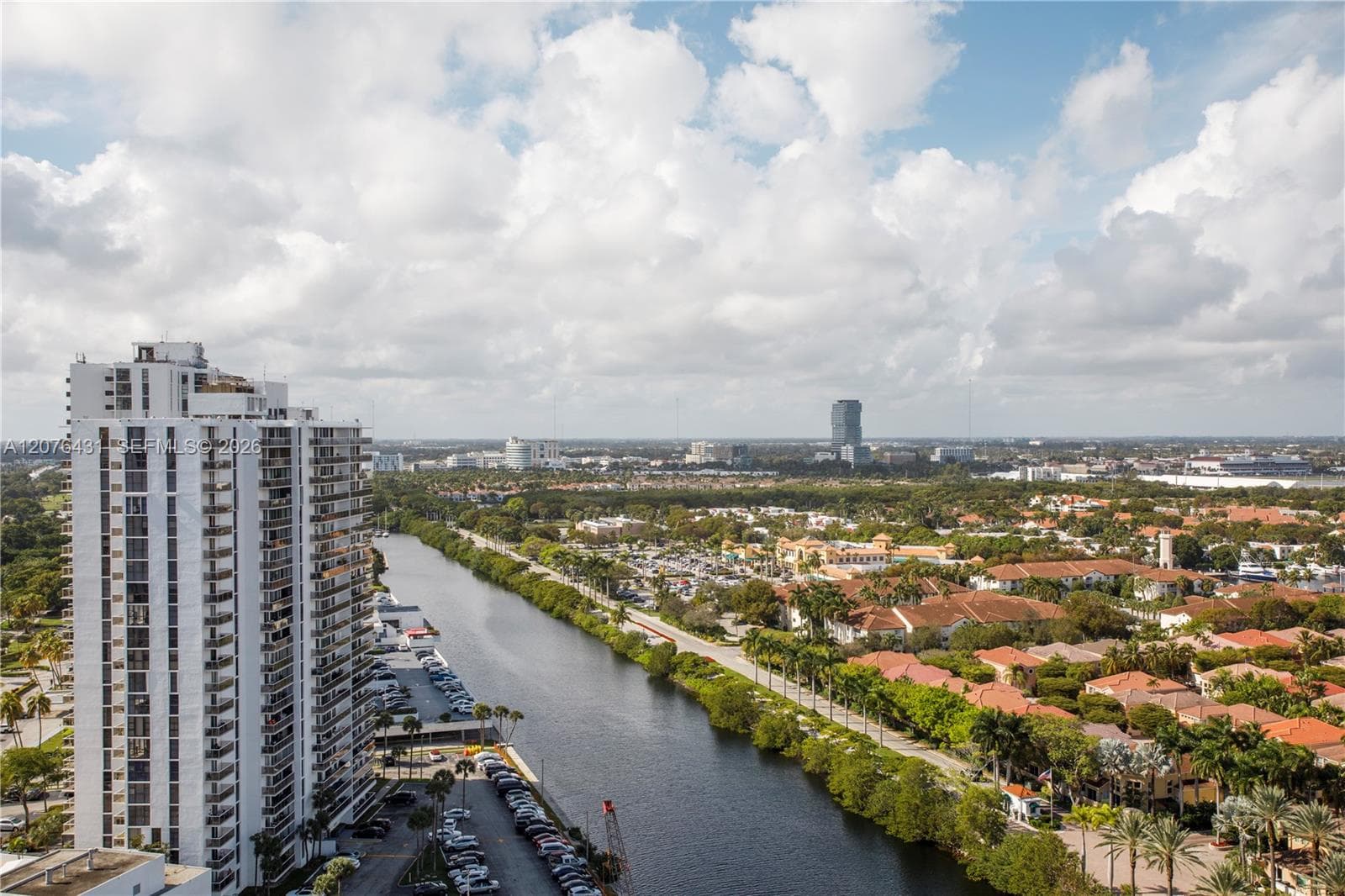 20505 E Country Club Dr # PH-39, Aventura, FL 33180 photo 5