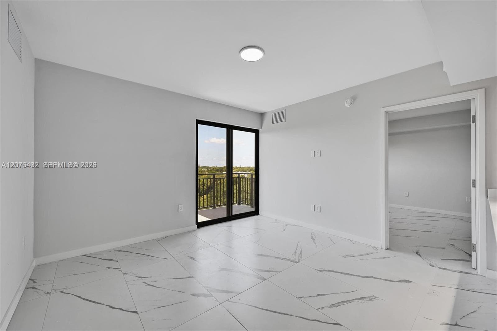 840 NE 130th St # 508, North Miami, FL 33161 photo 3