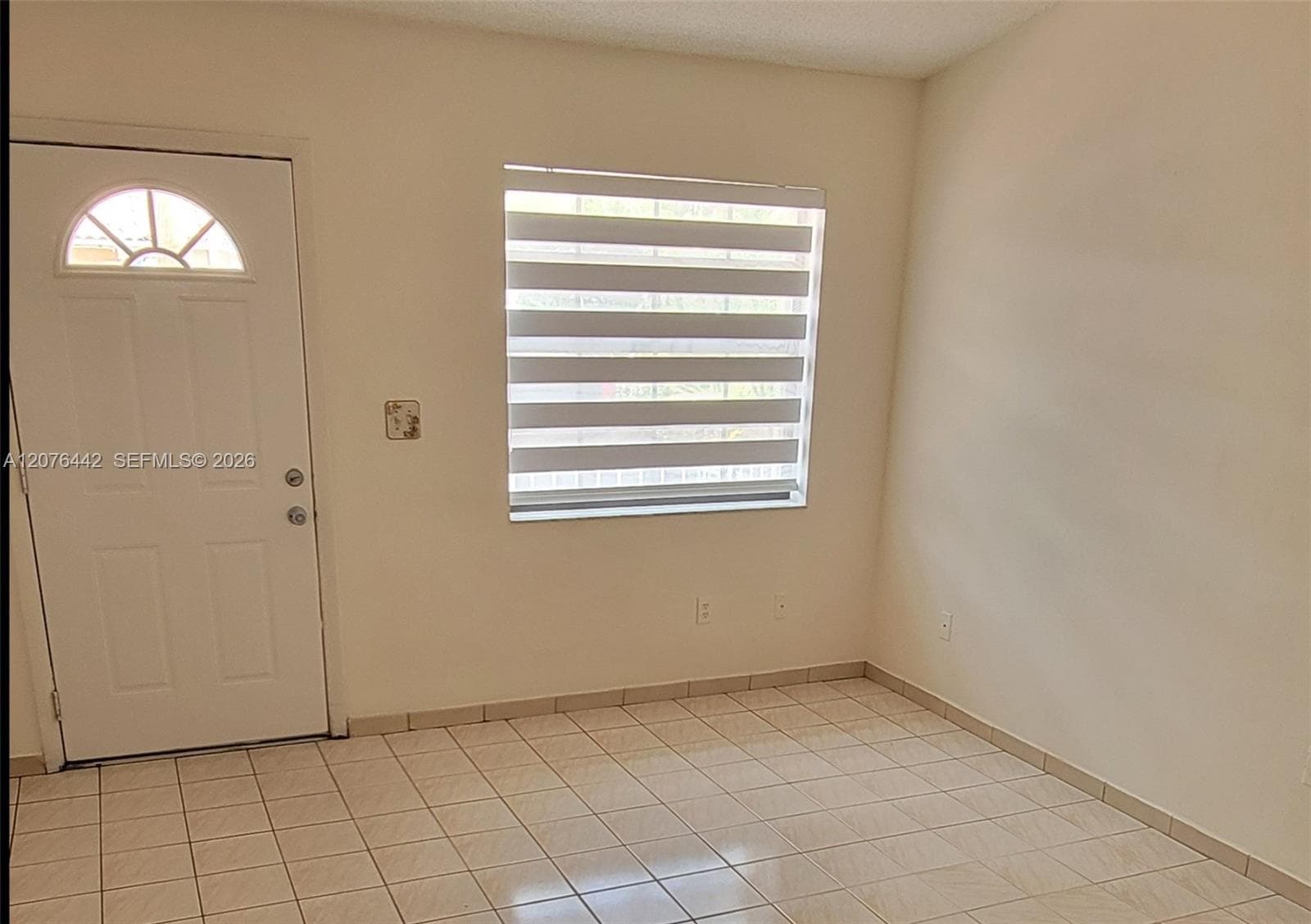 2121 W 54th St, Hialeah, FL 33016 photo 2