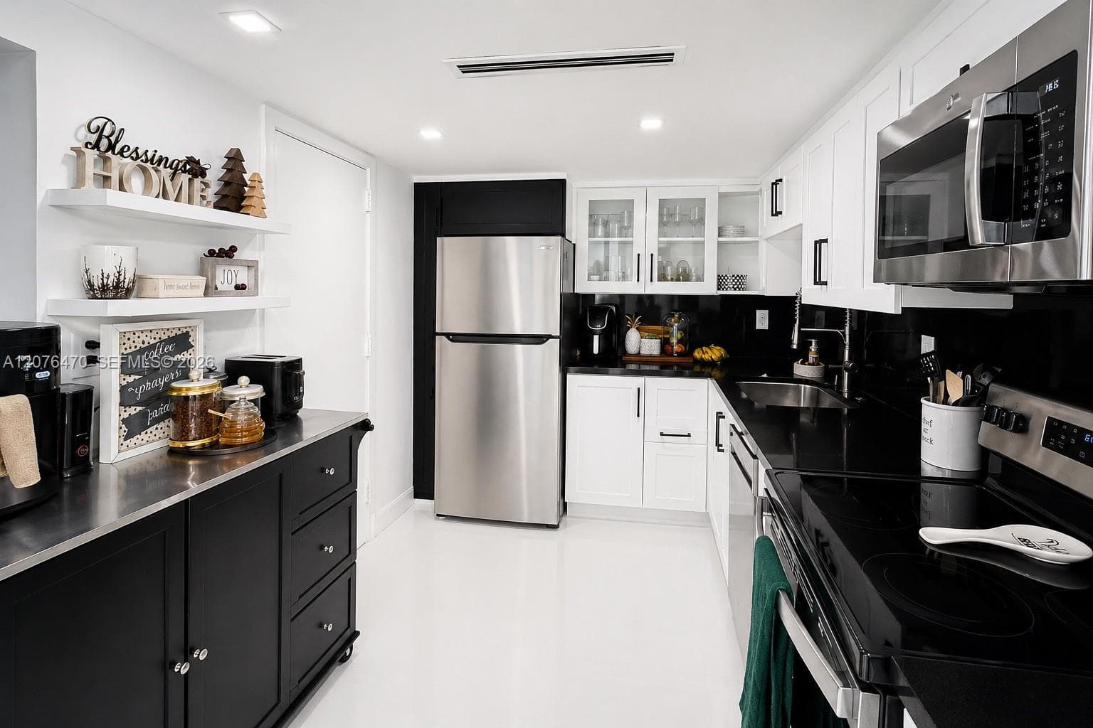 300 Bayview Dr # PH11, Sunny Isles Beach, FL 33160 photo 3