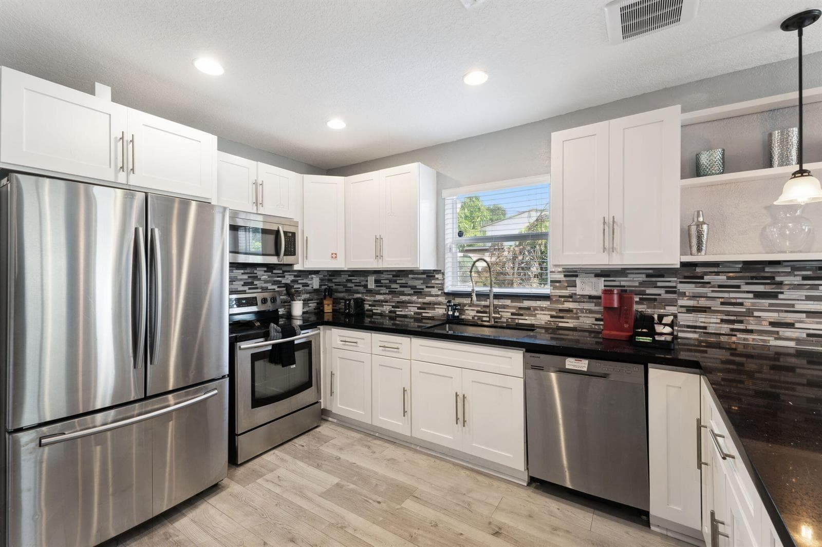 1631 N Andrews Square, Fort Lauderdale, FL 33311 photo 4