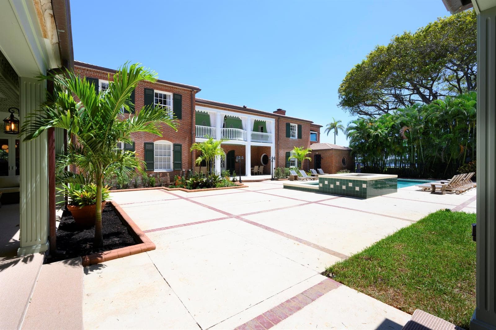 1125 N Flagler Drive, West Palm Beach, FL 33401 photo 2