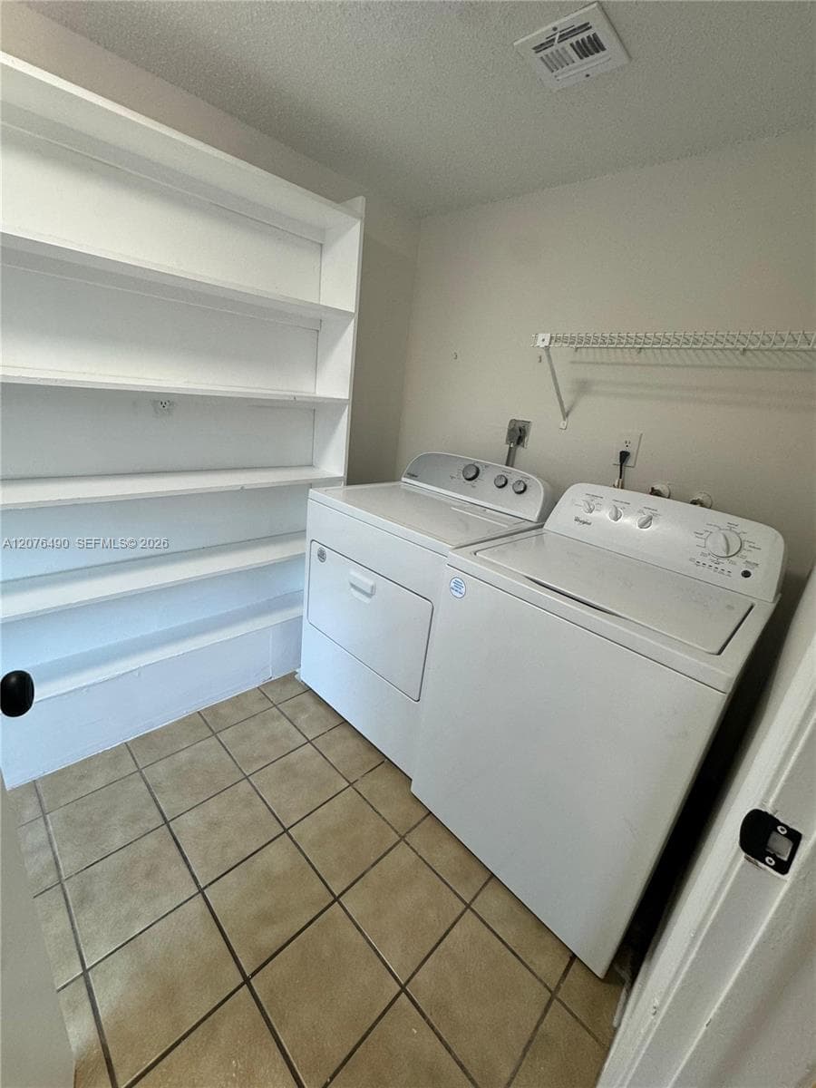 16498 NE 26th Ave # 12, North Miami Beach, FL 33160 photo 3