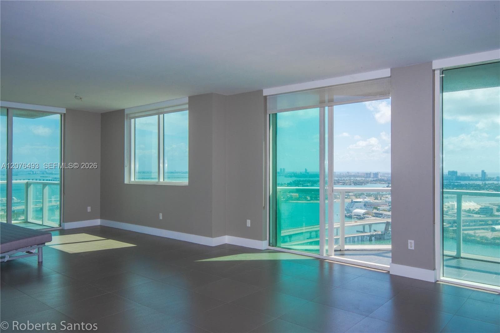 244 Biscayne Blvd # 3802, Miami, FL 33132 photo 4