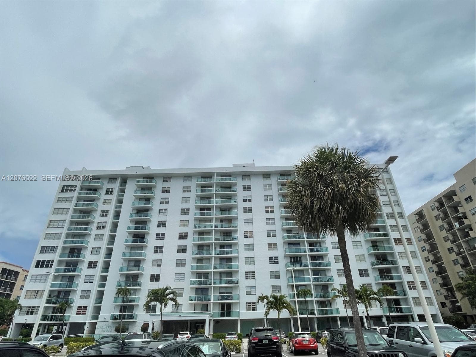 2841 NE 163rd St # 703, North Miami Beach, FL 33160 photo 2
