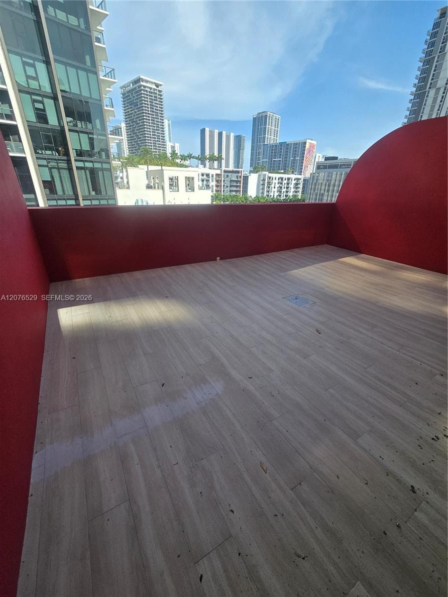 90 NE 32nd St # 605, Miami, FL 33137 photo 2