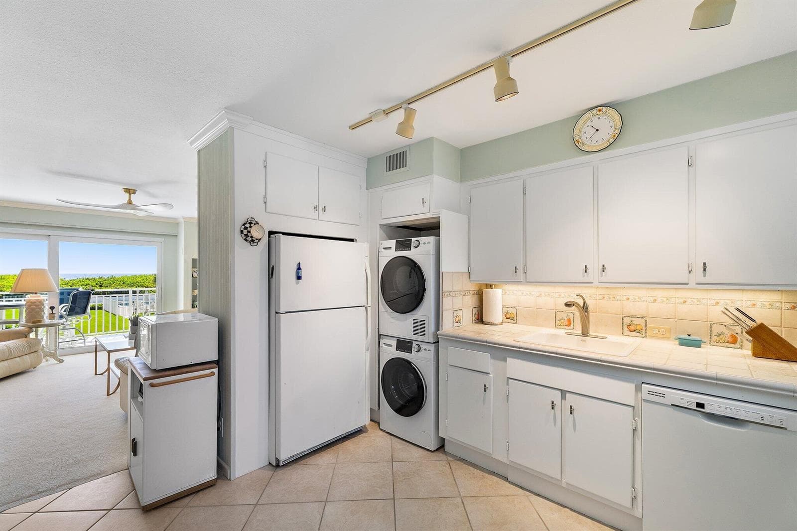 33 S Ocean Avenue # 206, Palm Beach Shores, FL 33404 photo 4