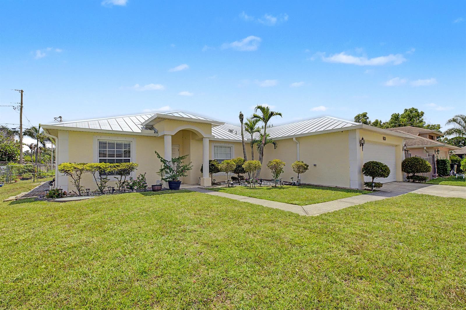 2585 SE LAKEWOOD Street, Port St. Lucie, FL 34952 photo 3