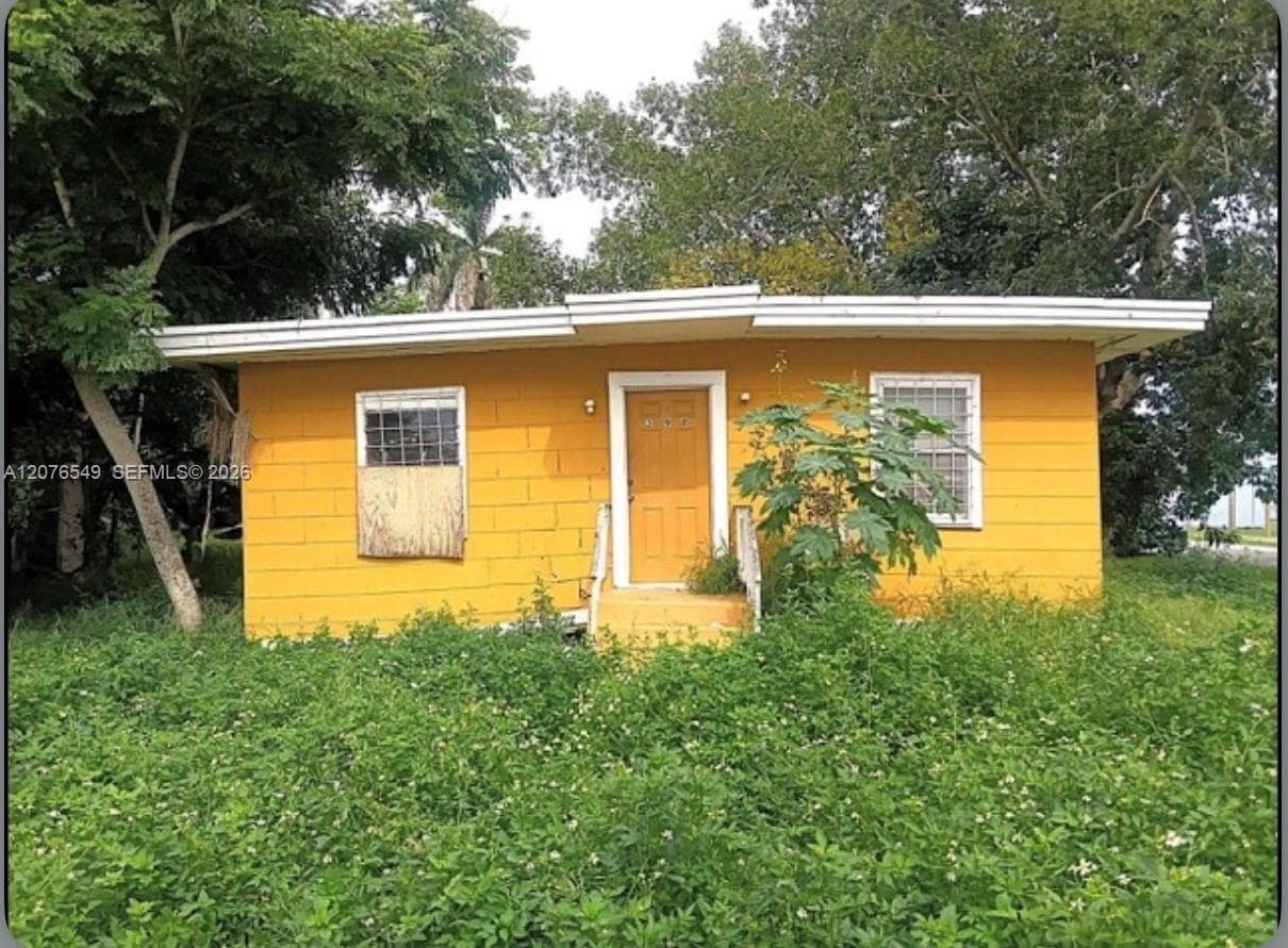 398 Cypress Ave, Pahokee, FL 33476