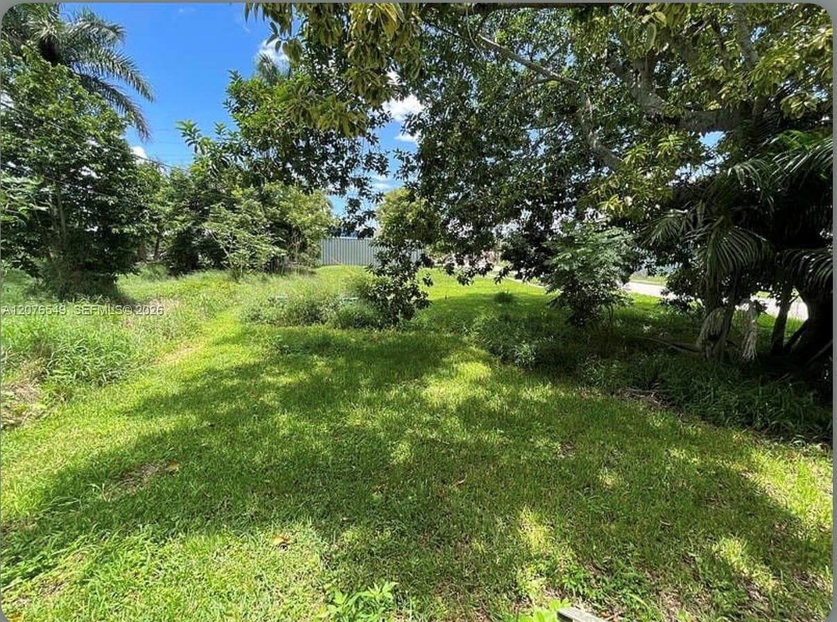 398 Cypress Ave, Pahokee, FL 33476 photo 4