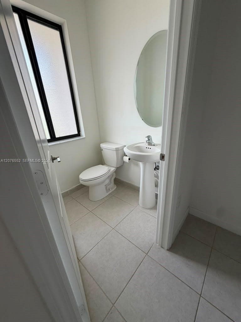 519 NE 208th Ter, Miami, FL 33179 photo 4