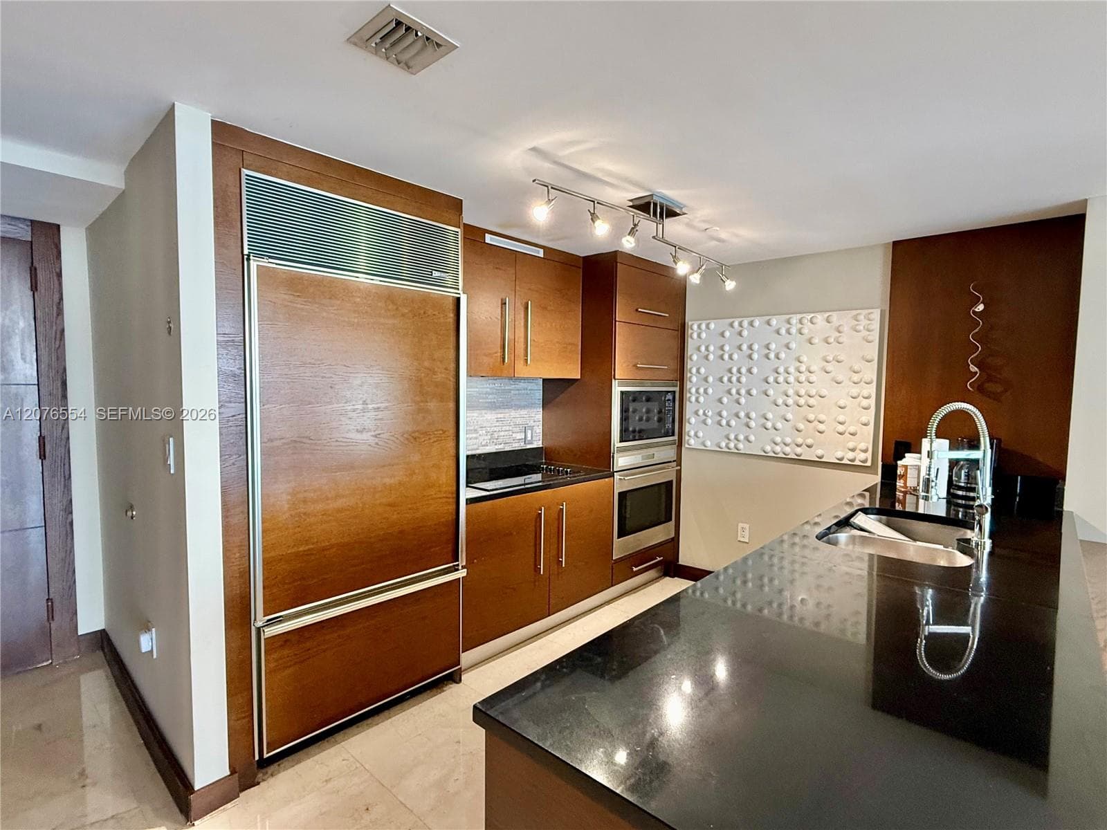 465 Brickell Ave # 5605, Miami, FL 33131 photo 5