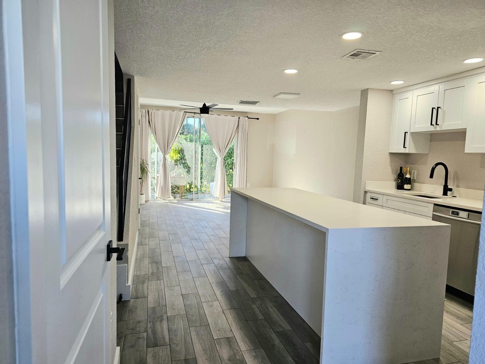1102 E Jeffery Street, Boca Raton, FL 33487 photo 2