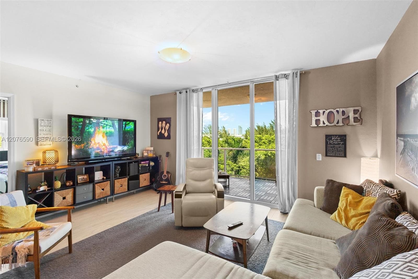 15051 Royal Oaks Ln # 401, North Miami, FL 33181