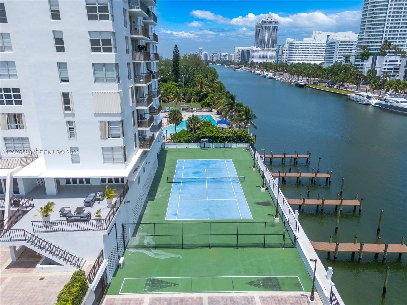 4101 Pine Tree Dr # 1105, Miami Beach, FL 33140 photo 2