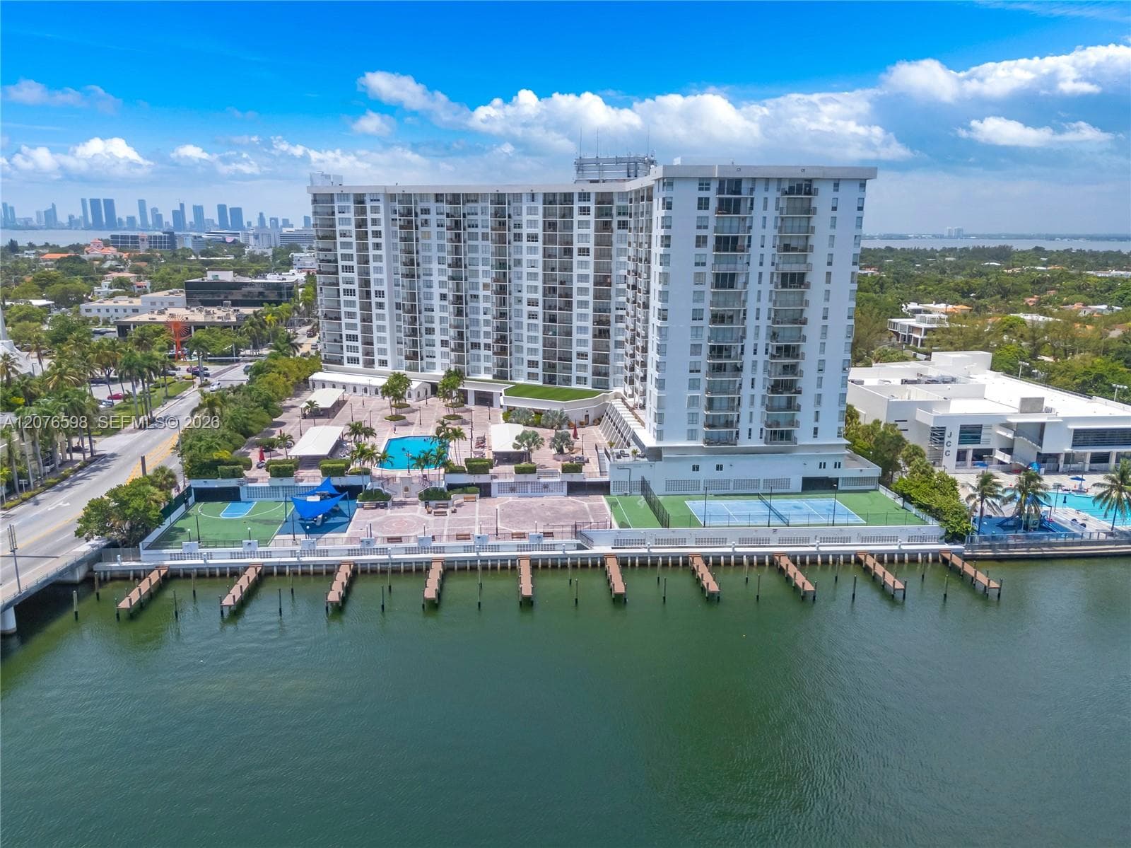 4101 Pine Tree Dr # 1105, Miami Beach, FL 33140 photo 3