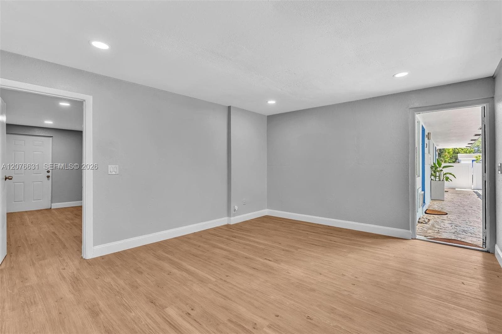 163 NW 40th St # N, Oakland Park, FL 33309 photo 5