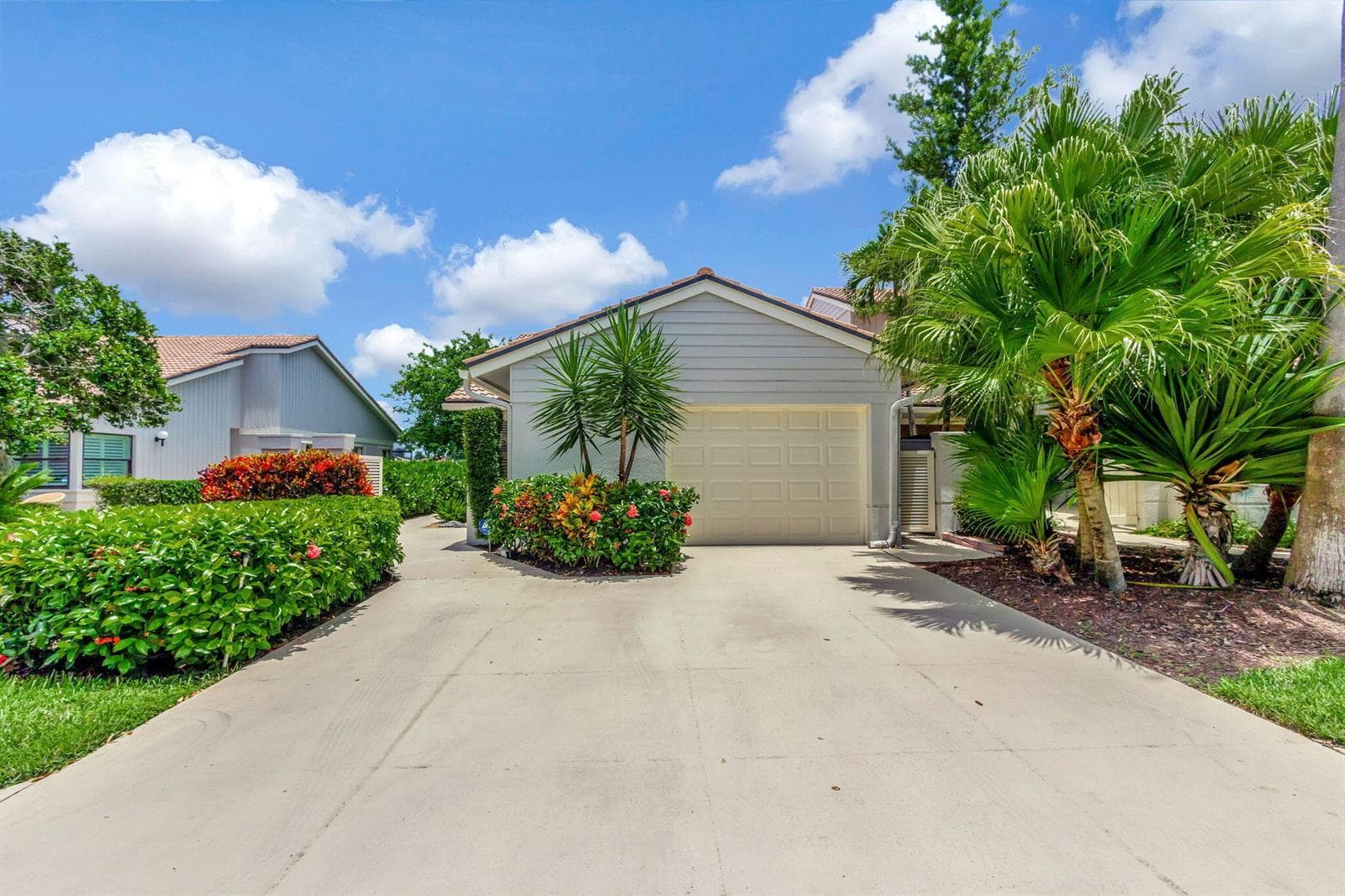 523 Prestwick Circle, Palm Beach Gardens, FL 33418 photo 3