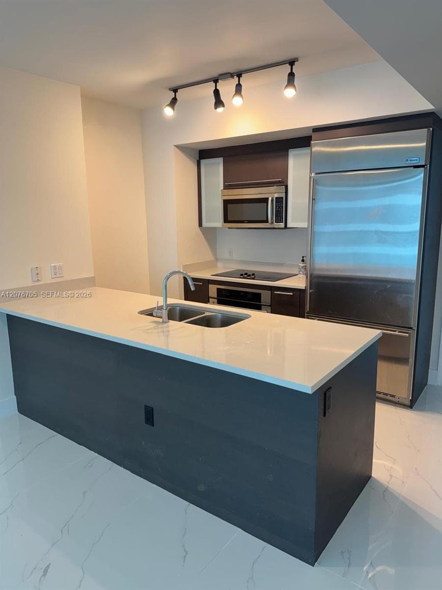 500 Brickell Ave # 3210, Miami, FL 33131 photo 3