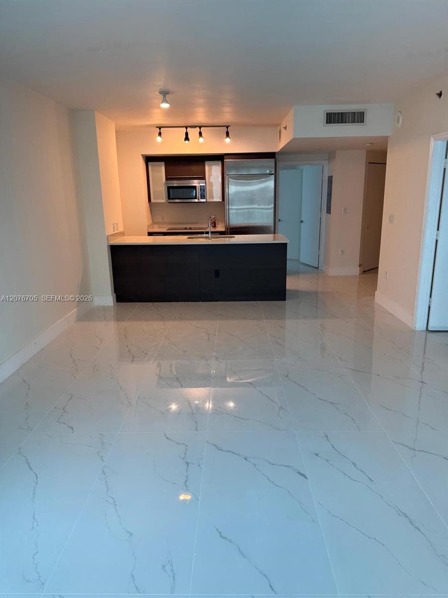 500 Brickell Ave # 3210, Miami, FL 33131 photo 4