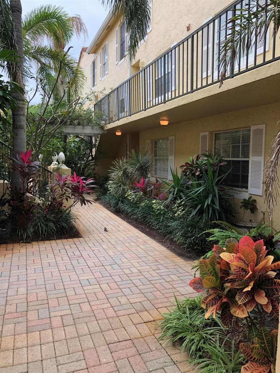 1035 LAKE SHORE Drive # 103, Lake Park, FL 33403 photo 2
