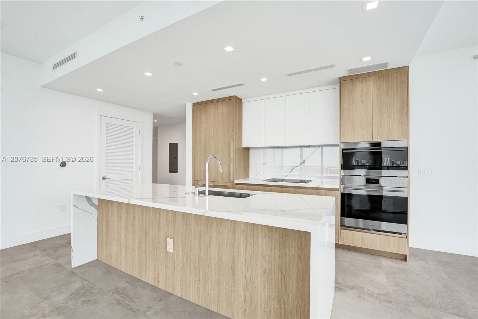 2411 Laguna Circle # 2511, North Miami, FL 33181 photo 2
