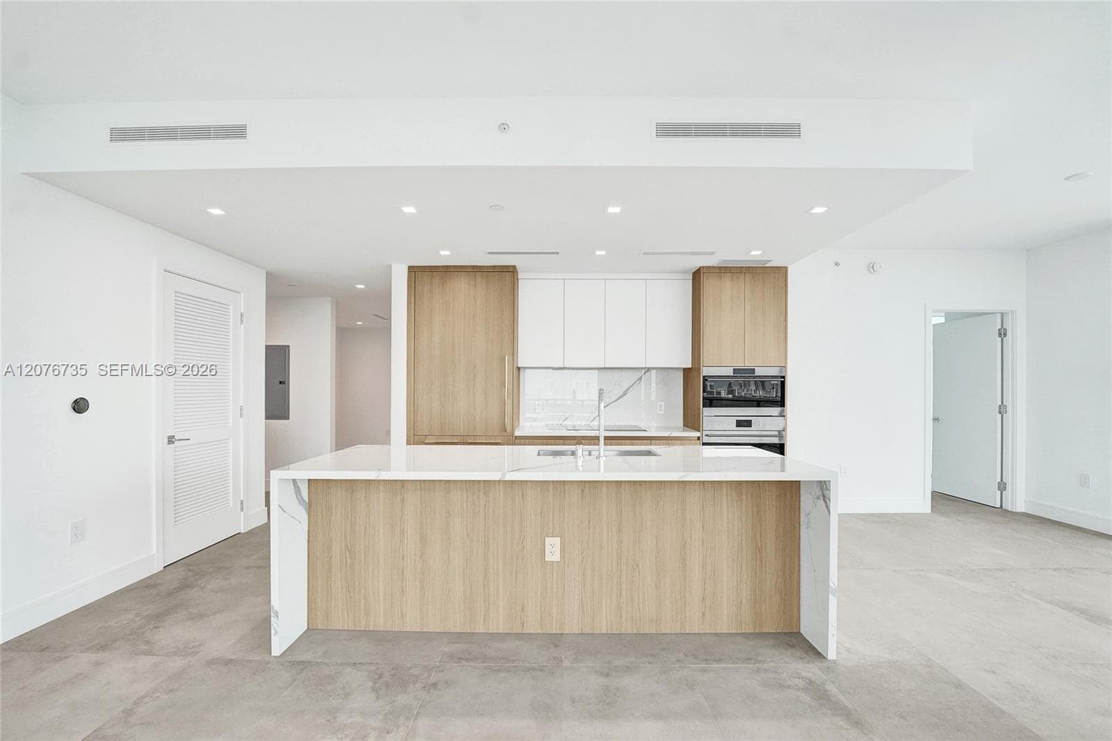 2411 Laguna Circle # 2511, North Miami, FL 33181 photo 3