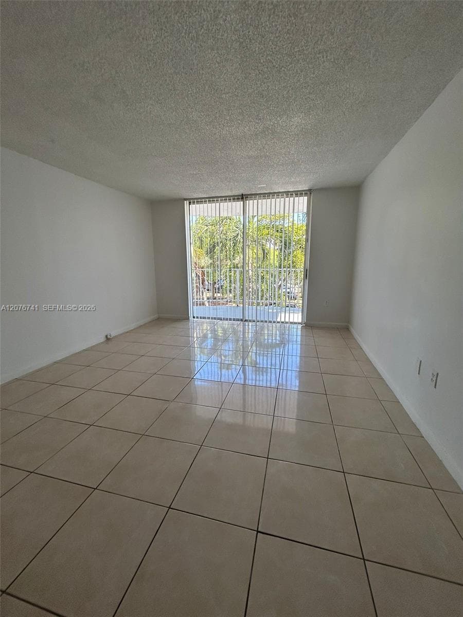 496 NW 165th St Rd # D-310, Miami, FL 33169 photo 2