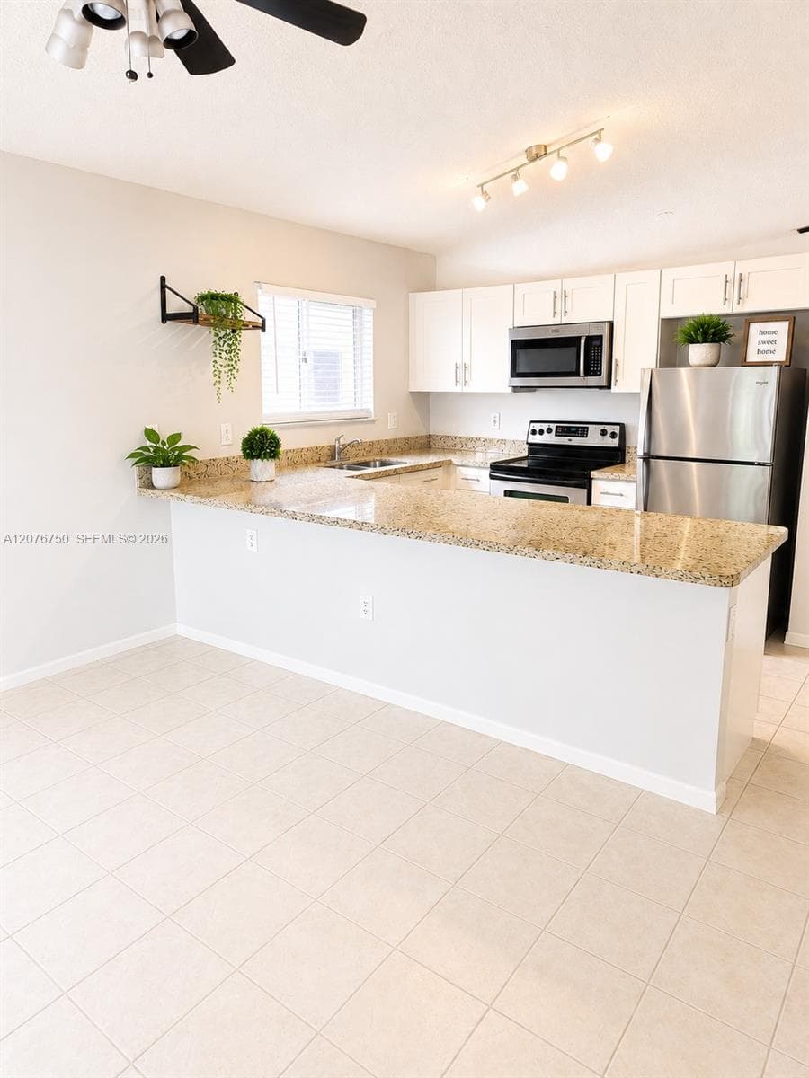 405 Kelly Ln, Weston, FL 33326 photo 5